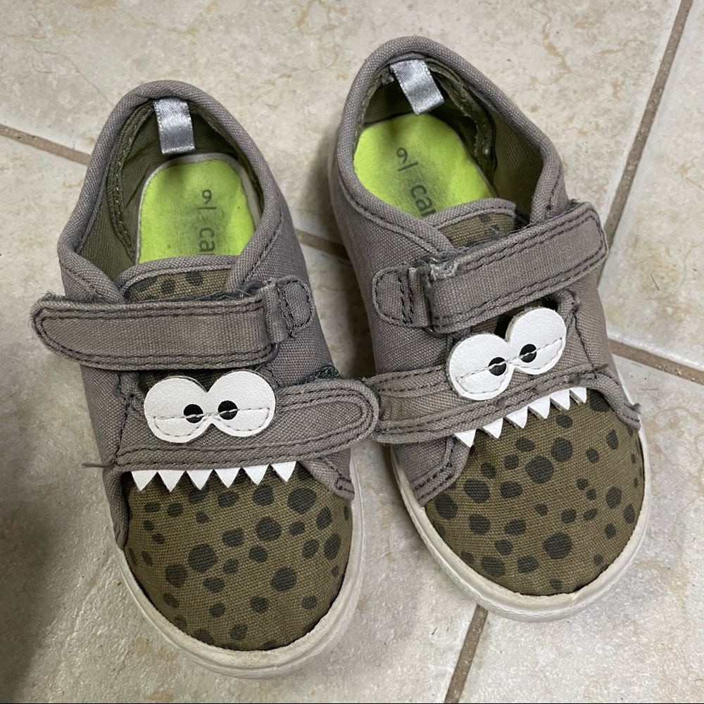 Carter’s toddler shoes 9